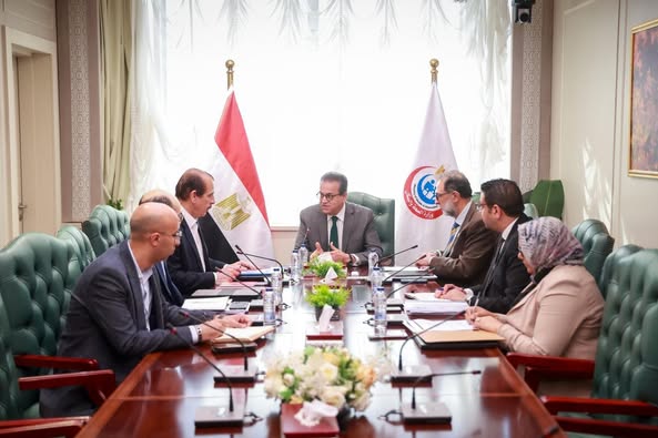 عبد الغفار يجتمع مع رئيس هيئة سلامة الغذاء لمناقشة الاشتراطات الخاصة بسلامة المنتجات الغذائية