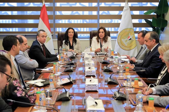 وزيرتا التنمية المحلية والتضامن الاجتماعي يبحثان التعاون في دعم المشروع القومي "أيادي مصر" للتسويق للحرف التراثية واليدوية