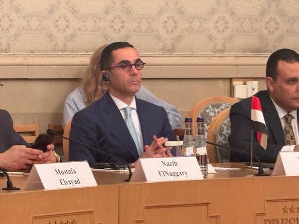 "الخطيب" يشارك باجتماع مائدة مستديرة موسع ضم رؤساء عدد من كبرى الشركات والمجموعات الروسية