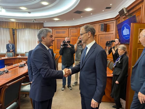 وزير السياحة والآثار يستهل زيارته الرسمية الحالية لجمهورية صربيا بلقاء رئيس مجلس وزراء صربيا لبحث سبل التعاون المشترك