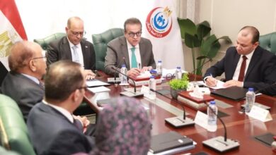 "عبد الغفار" يستقبل وزير العمل لبحث آليات تنظيم مهنة "مساعد الخدمات الصحية" ووضع برامج تأهيل معتمدة للتدريب والتراخيص