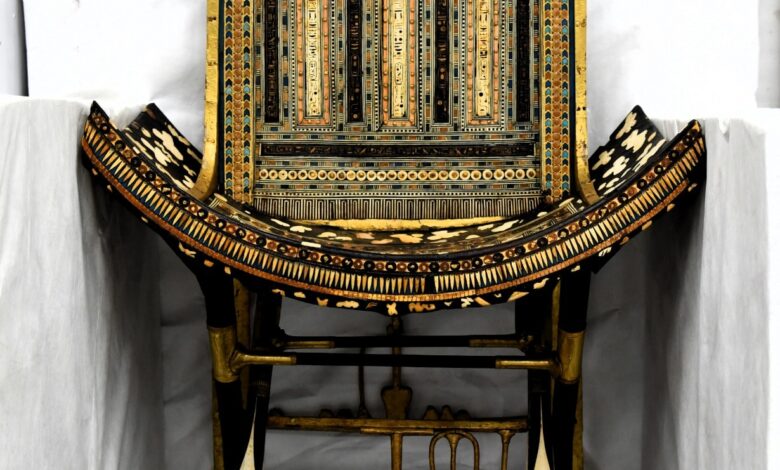 المتحف المصري الكبير يستقبل 163 قطعة من كنوز الملك الذهبي توت عنخ آمون