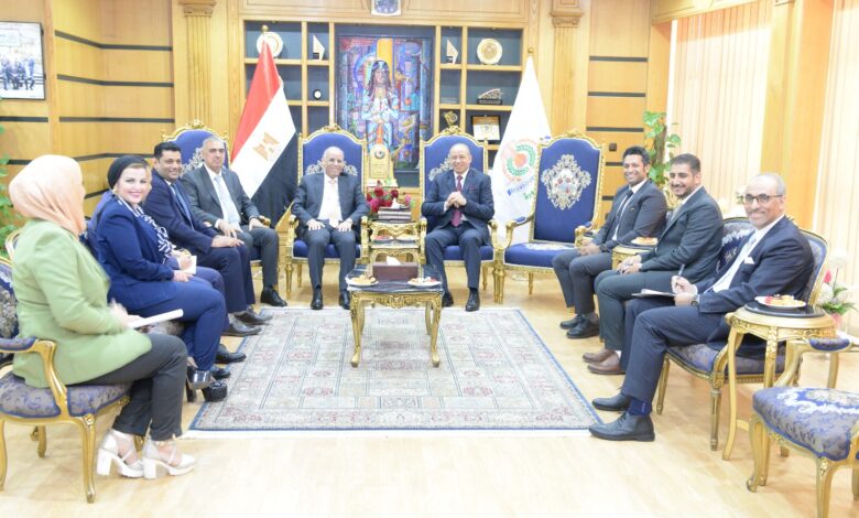 رئيس جامعة المنصورة يستقبل السفير العراقي لتعزيز سبل التعاون