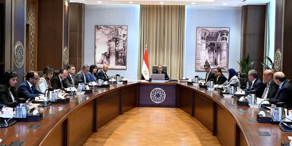 رئيس الوزراء يستعرض تحديات قطاع صناعة الحديد والصلب وآليات وخطوات النهوض به