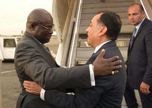 رئيس الوزراء يغادر الجابون بعد مشاركته في حفل تنصيب الرئيس الجابوني بريس نجيما