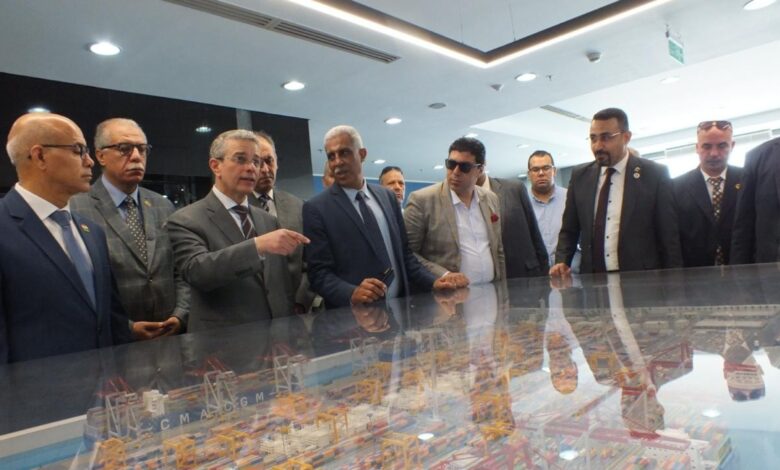 رئيس مصلحة الجمارك.. فى جولة ميدانية بميناءي الإسكندرية والدخيلة