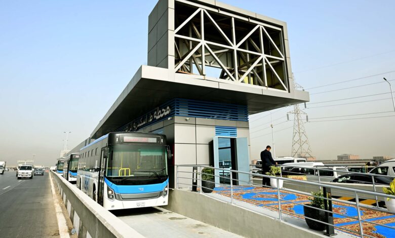 مدبولي يتفقد التشغيل التجريبي للمرحلة الأولى من مشروع الأتوبيس الترددي