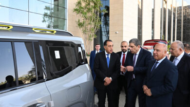 رئيس الوزراء يجتمع مع رئيس شركة "جيتور" العالمية لاستعراض خطة الشركة لتوطين عدد من طرازات السيارات في السوق المحلية
