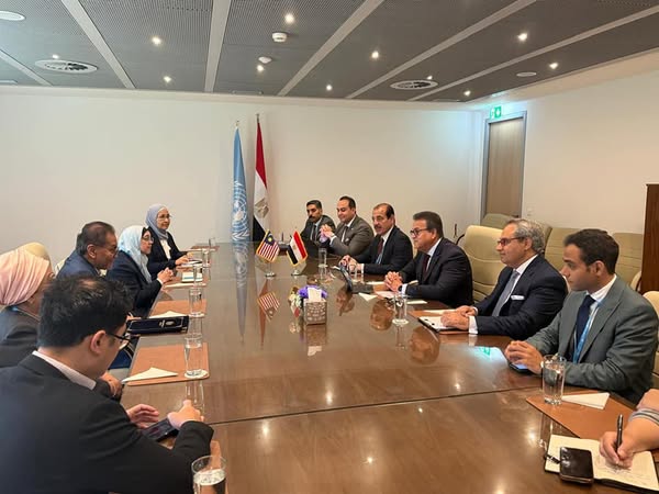 وزير الصحة والسكان يلتقي وزيري صحة ماليزيا والمغرب لتعزيز التعاون في تطوير خدمات الرعاية الصحية