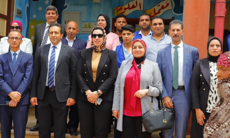بالصور أكثر من ألفين مستفيد بقافلة تنموية شاملة من جامعة عين شمس لخدمة أهالى قرية دمسنا بمحافظة البحيرة.