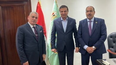 - "فاروق": النواب من أهم حلقات الوصل بين الوزارة والمزارعين في دوائرهم والتعبير عن مطالبهم