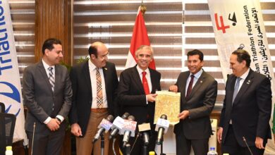 وزير الرياضة يشهد المؤتمر الصحفي للإعلان عن البطولات العربية والإفريقية للترايثلون بالجلالة
