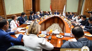 وزير الشئون النيابية والقانونية والتواصل السياسي يستقبل وفد البرلمان الأوروبي للعلاقات مع دول المشرق لبحث العلاقات المشتركة