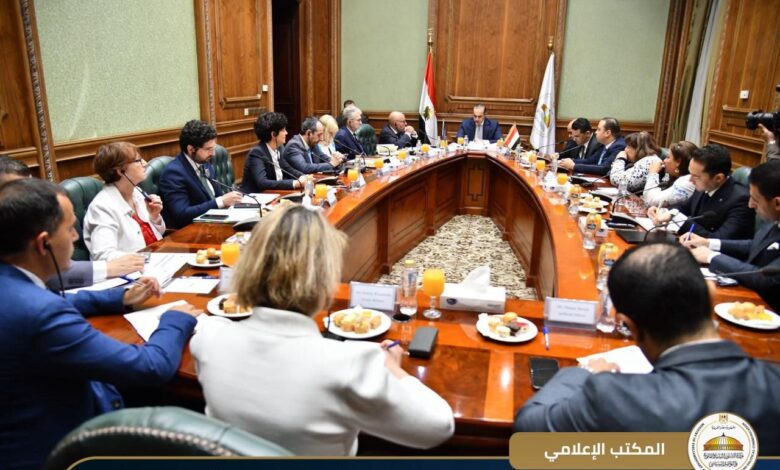 وزير الشئون النيابية والقانونية والتواصل السياسي يستقبل وفد البرلمان الأوروبي للعلاقات مع دول المشرق لبحث العلاقات المشتركة