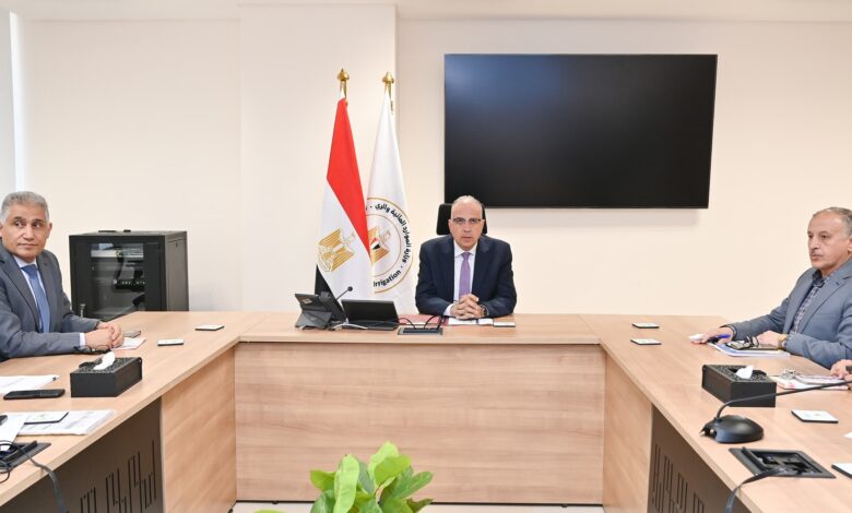 وزير الري يتابع حالة الري بمحافظة البحيرة خلال فترة أقصى الاحتياجات المائية الحالية
