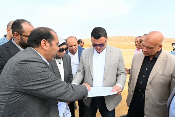 وزير الإسكان يتفقد مشروع "الإسكان الحر" بمدينة السويس الجديدة