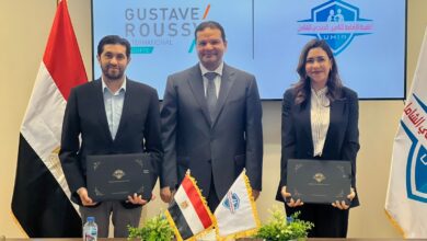 العامة للتامين الصحى الشامل توقع عقد اتفاق لتقديم خدمة طبية مع المركز الفرنسي للأورام «جوستاف روسي»