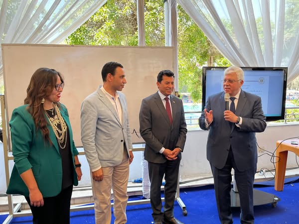 وزيرا الشباب والرياضة والتعليم العالي يتفقدان برنامج "اعرف نفسك" بمشاركة 200 شاب وفتاة