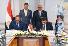 رئيس الهيئة العربية للتصنيع ووزير الزراعة يشهدان توقيع عقد اتفاق في مجال مشروعات التصنيع الزراعي وحماية البيئة