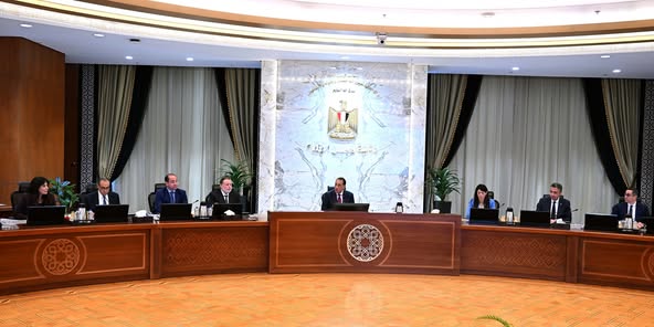 رئيس الوزراء يترأس اجتماع المجموعة الوزارية الاقتصادية