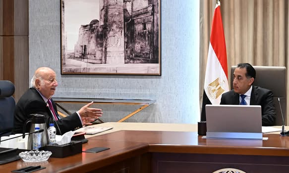 رئيس الوزراء يستعرض مقترحاً للاستغلال الأمثل سياحياً لمسار العائلة المقدسة