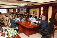 "ربيع" يبحث تأثير التطورات الإيجابية التي تشهدها الأوضاع الأمنية بمنطقة البحر الأحمر على حرية الملاحة