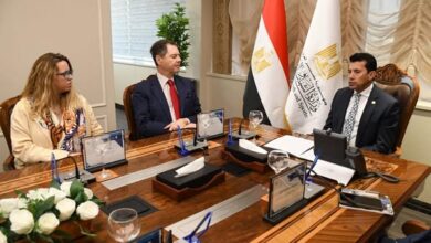صبحي يلتقي السفير الإسباني وممثلي نادي فياريال لبحث سبل التعاون المشترك