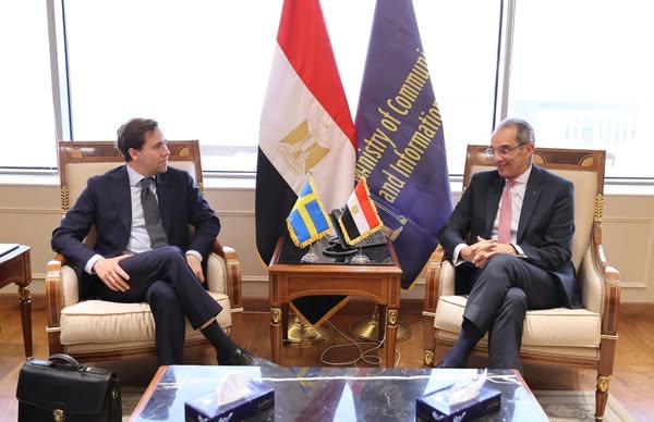 وزير الاتصالات يبحث مع وزير التجارة الخارجية والتعاون الإنمائى الدولى السويدى سبل تعزيز التعاون المشترك فى مجالات الاتصالات وتكنولوجيا المعلومات