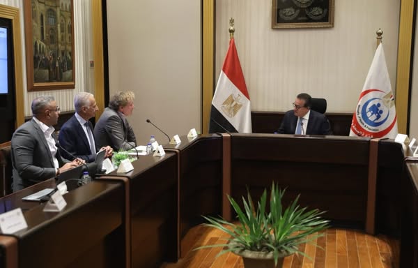 عبد الغفار يبحث التوسع بملف تدريب الأطباء وإرسال وفود لألمانيا لصقل مهاراتهم