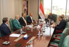 عصمت يبحث مع مجموعة السويدي إليكتريك مستجدات تنفيذ مشروعات الشركة فى قطاعات الإنتاج والنقل