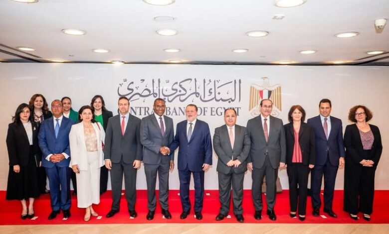 محافظ البنك المركزي المصري يستقبل نائب المدير العام لصندوق النقد الدولي والوفد المرافق له