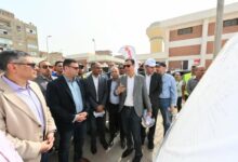 وزير الإسكان ومحافظ الجيزة يتفقدان محطة مياه منشأة القناطر المُرشحة