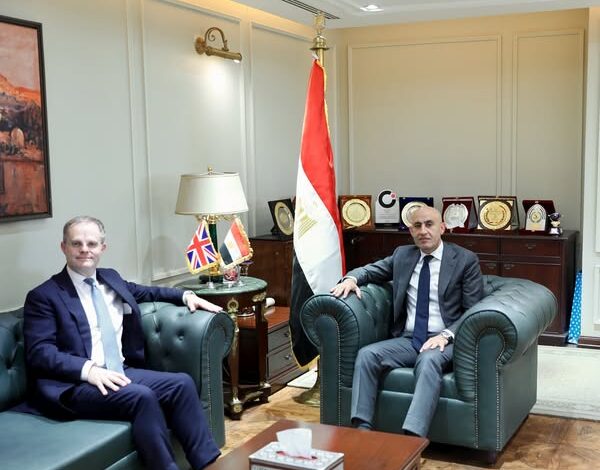 وزير التربية والتعليم يستقبل السفير البريطاني ومدير المجلس الثقافي البريطاني بالقاهرة