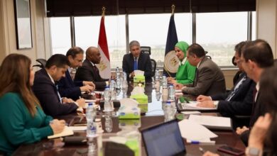 وزير السياحة والآثار يلتقي سكرتير عام منظمة الدول الثماني النامية للتعاون الاقتصادي D8 والوفد المرافق له