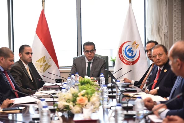 "عبد الغفار" يعقد اجتماعاً لمتابعة الموقف التنفيذي لمكينة منظومة التأمين الصحي الشامل