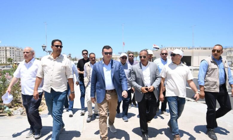 الشربيني يتفقد كوبرى C19 والمدينة التراثية والمنطقة الشاطئية بمدينة العلمين الجديدة