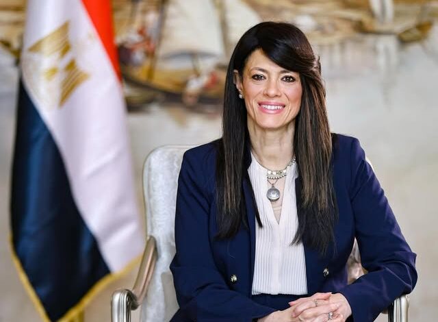 وزارة التخطيط والتنمية الاقتصادية والتعاون الدولي تستعرض مستهدفات قطاع الكهرباء والطاقة المتجددة