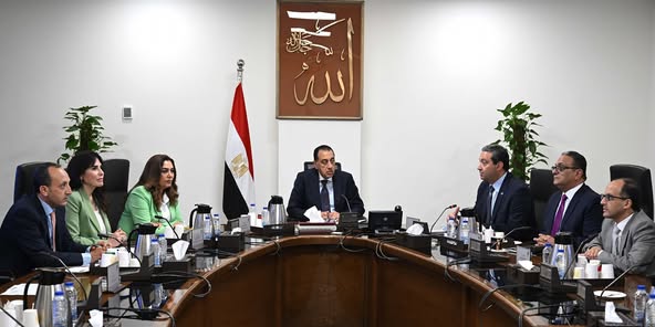 رئيس الوزراء يتابع موقف تنفيذ المشروعات والفرص الاستثمارية بمحافظة دمياط