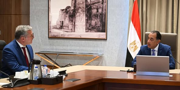 رئيس الوزراء يلتقى وزير البترول والثروة المعدنية لمتابعة عدد من ملفات العمل