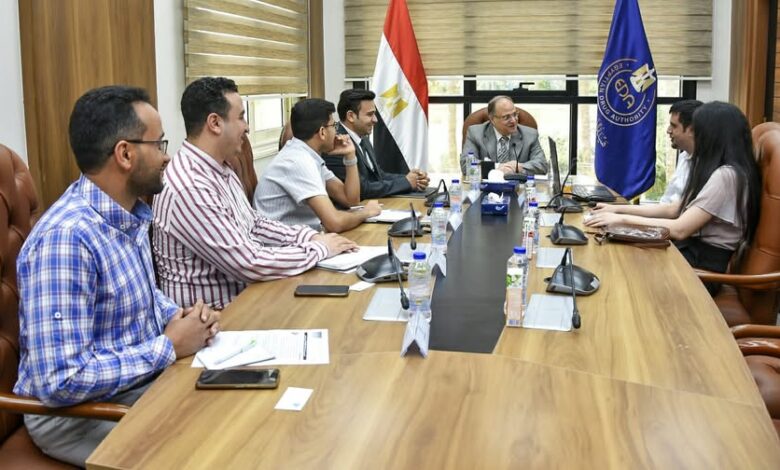 رئيس هيئة الدواء المصرية يعقد اجتماعاً مع ممثلي شركة باي لحلول الأعمال