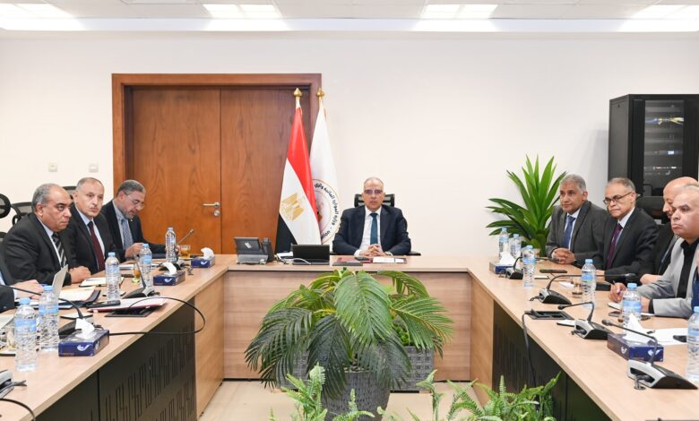 سويلم يتابع حالة الري بالمحافظات خلال فترة أقصى الاحتياجات المائية وموقف إيراد نهر النيل