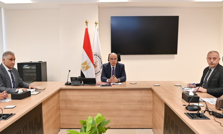 سويلم يتابع حالة المنظومة المائية بمحافظة الجيزة ومقترحات تطوير إدارة المنظومة المائية لترعة شبرامنت