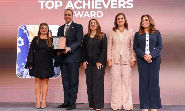 قمة مصر للأفضل في دورتها العاشرة اليوبيل البرونزي تكرم رئيس هيئة الرعاية الصحية