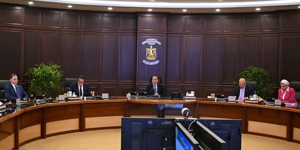 مدبولي الجمعة المقبل سيتم استئناف ضخ الغاز لعدد من المصانع التي توقفت خلال الأيام الماضية