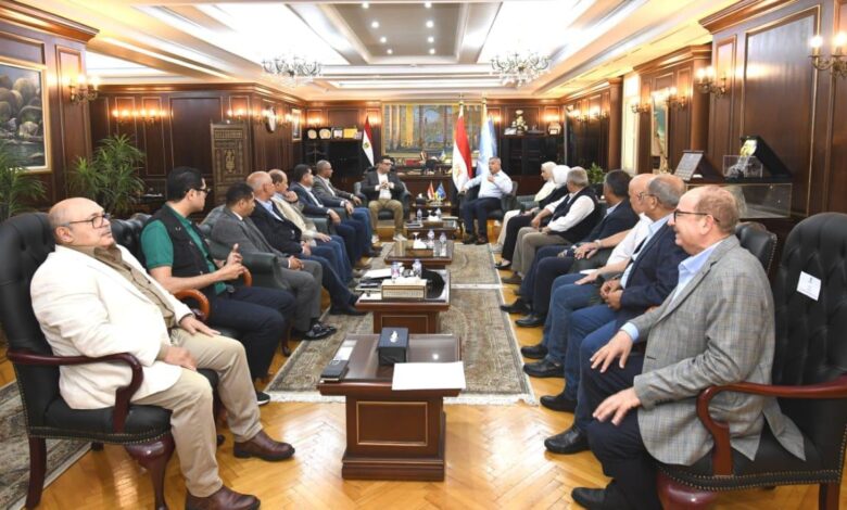 وزير الإسكان ومحافظ الإسكندرية يعقدان اجتماعًا لمتابعة ملفات العمل والمشروعات المشتركة