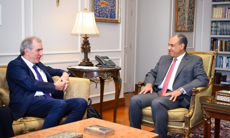 وزير الخارجية والهجرة يستقبل الممثل الخاص للاتحاد الأوروبي لعملية السلام في الشرق الأوسط