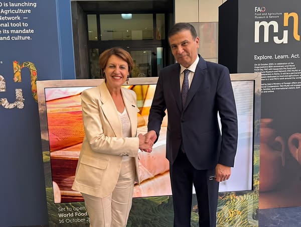 وزير الزراعة يلتقي نظيرته الفرنسية لبحث التعاون المشترك