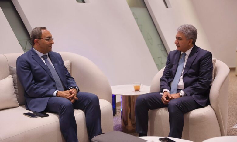 وزير السياحة والآثار يلتقي بمحافظ قنا لبحث سبل التعاون المشترك