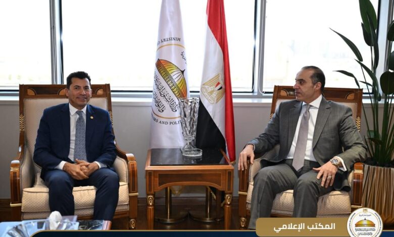 وزير الشئون النيابية الدولة بقيادة الرئيس تولي اهتمامًا بالغًا بملف تمكين الشباب وتنمية مهاراتهم