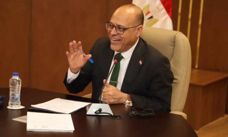 وزير العمل توجيهاتي مستمرة للمُلحقين العماليين بتكثيف التواصل مع عمالنا في الخارج